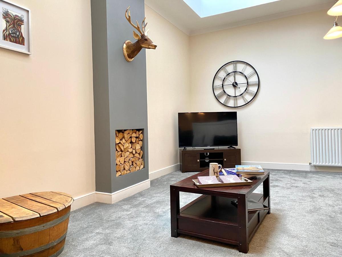 Serviced Accommodation Moray Lesmurdie House, Elgin - Free Parking, Free Wifi Exteriör bild